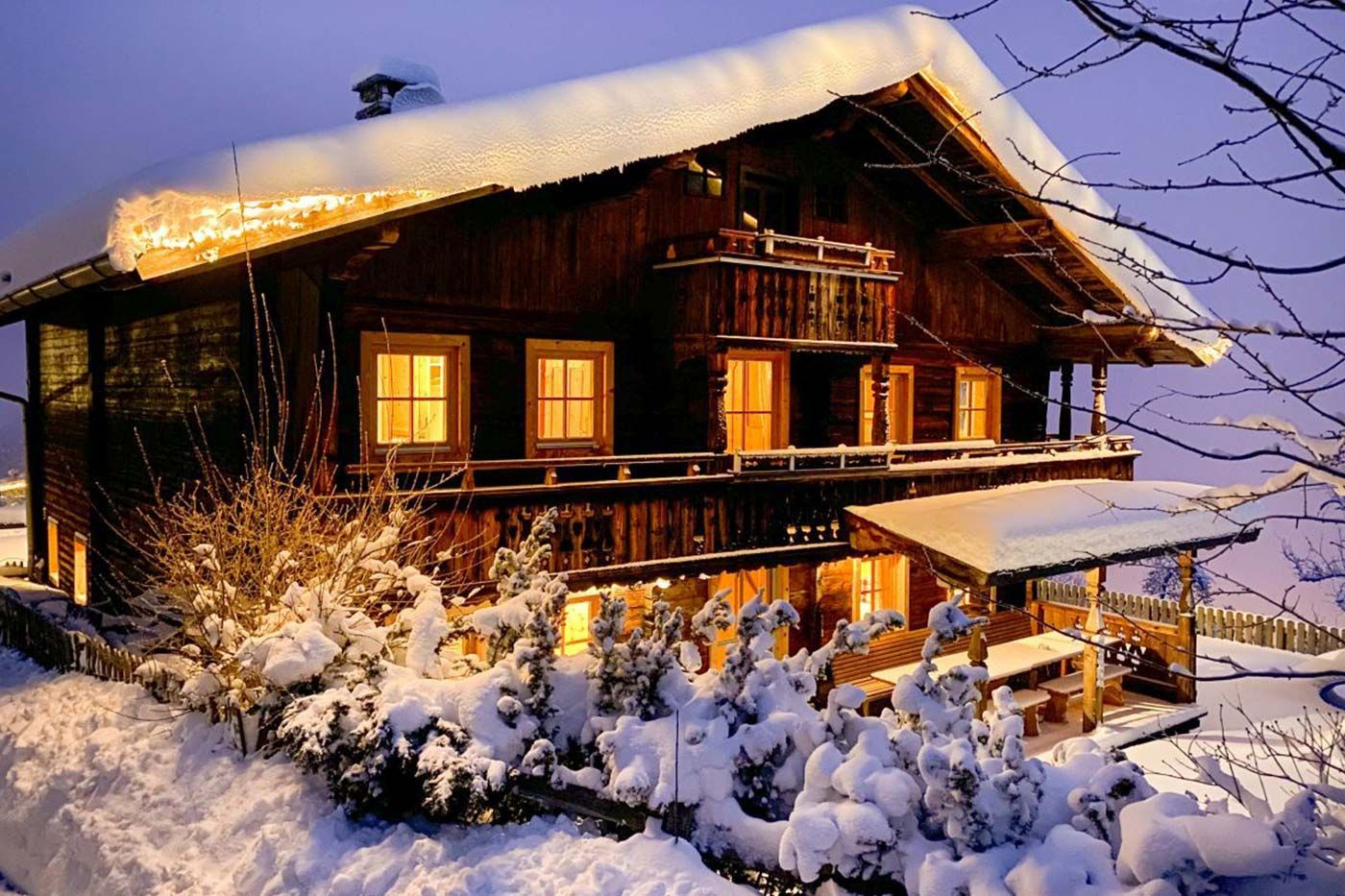 Traditional, rustic and cozy - the Premium Chalet Zirbe.